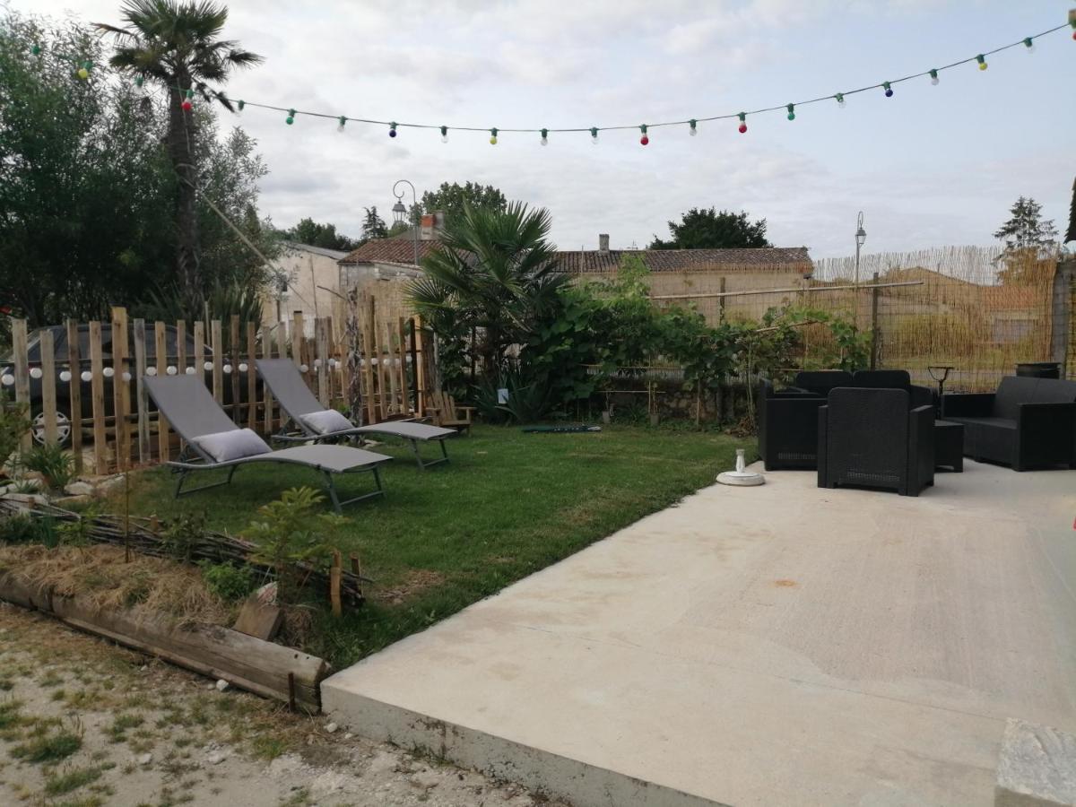 Gite Modes Et Cafe Epargnes Exterior foto